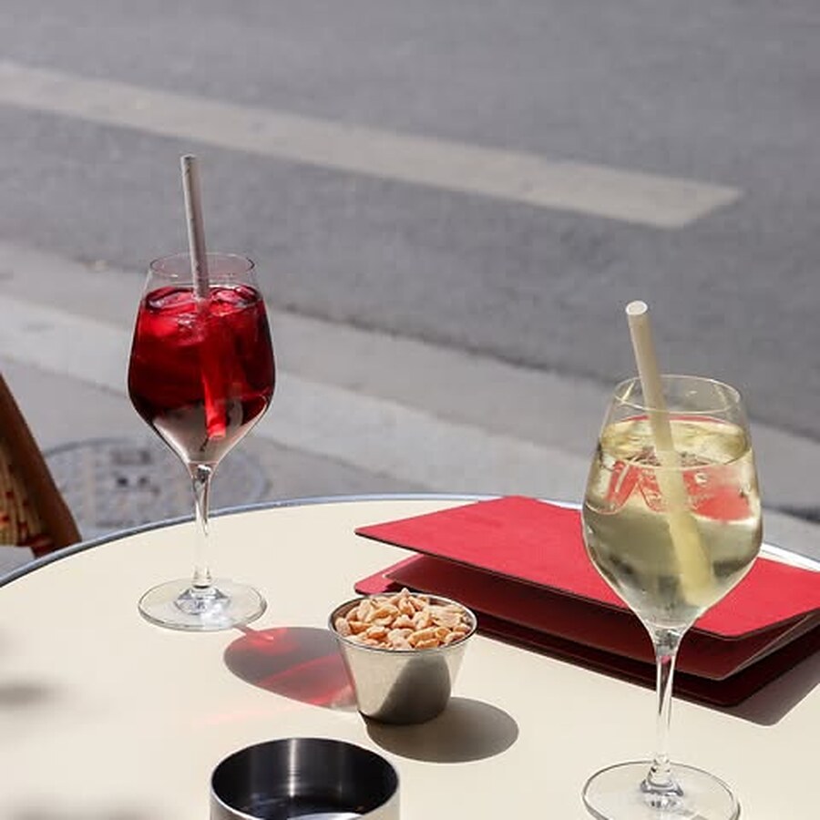 Cocktails en terrasse chez Café Ella
